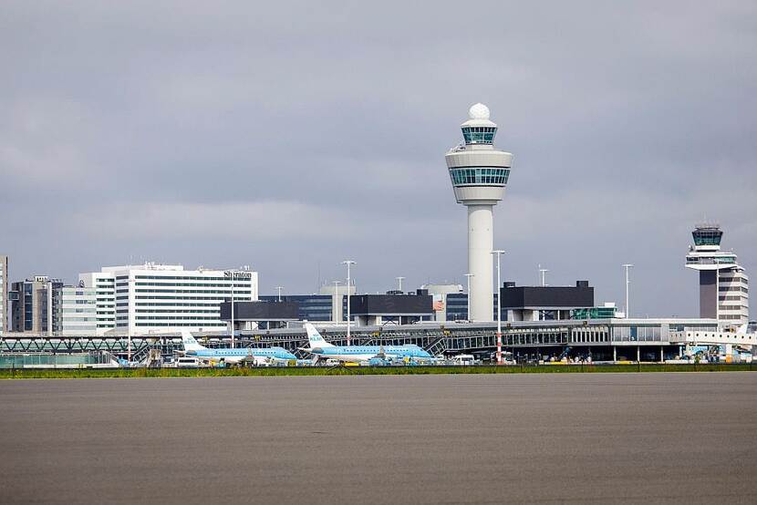 Schiphol toren vliegtuigen gate